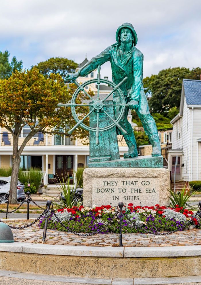 North Shore Statue