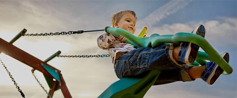child happy and safe from mosquito infestations because of natural mosquito control